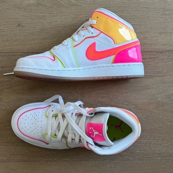 Nike Air Jordan 1 Mid Edge Glow 7.5 - Picture 5 of 5